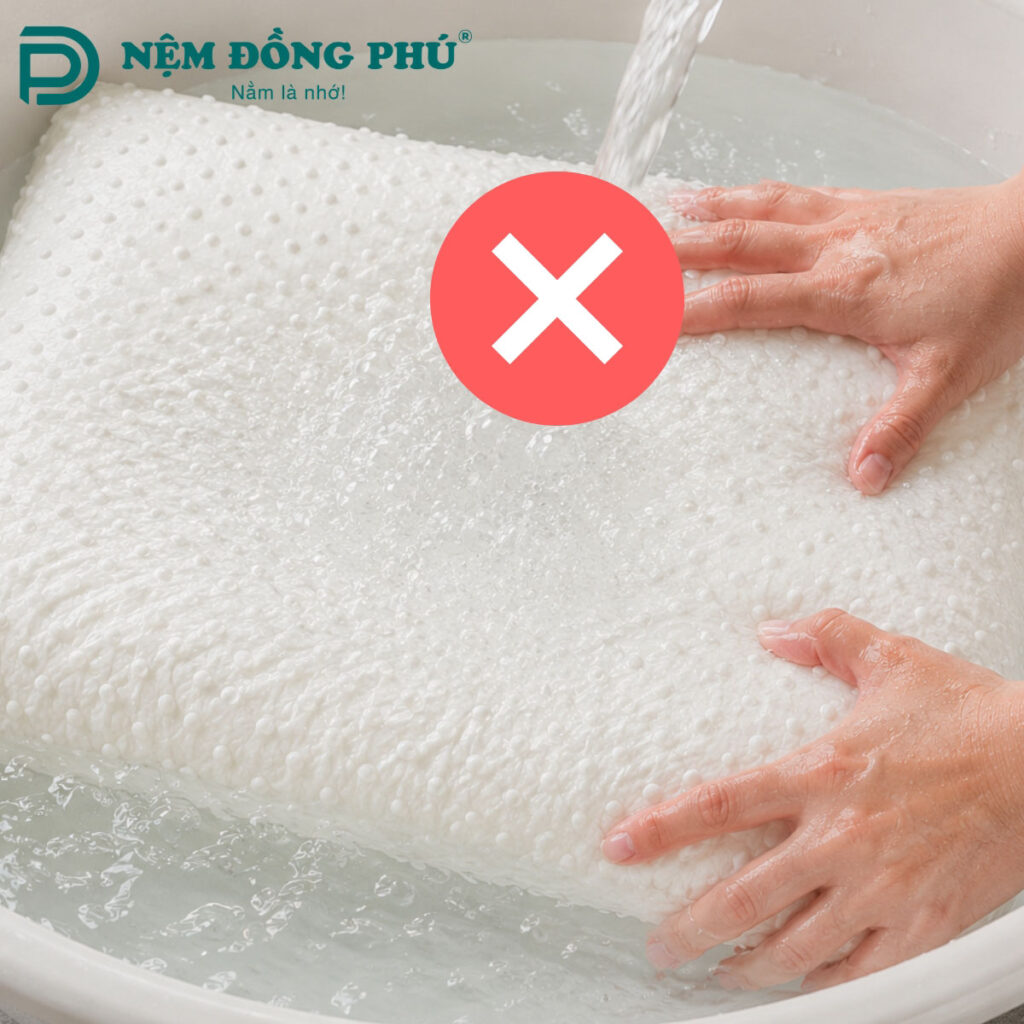 Gối cao su non có giặt được không?