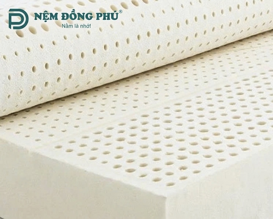 Phơi nắng không phải là phương pháp bảo quản lý tưởng cho nệm cao su