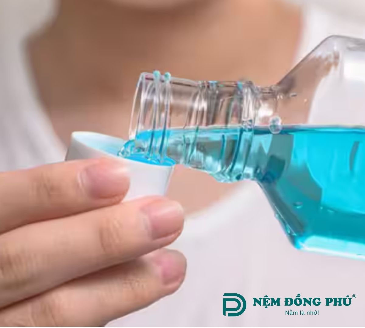 Khử mùi bằng nước súc miệng Listerine