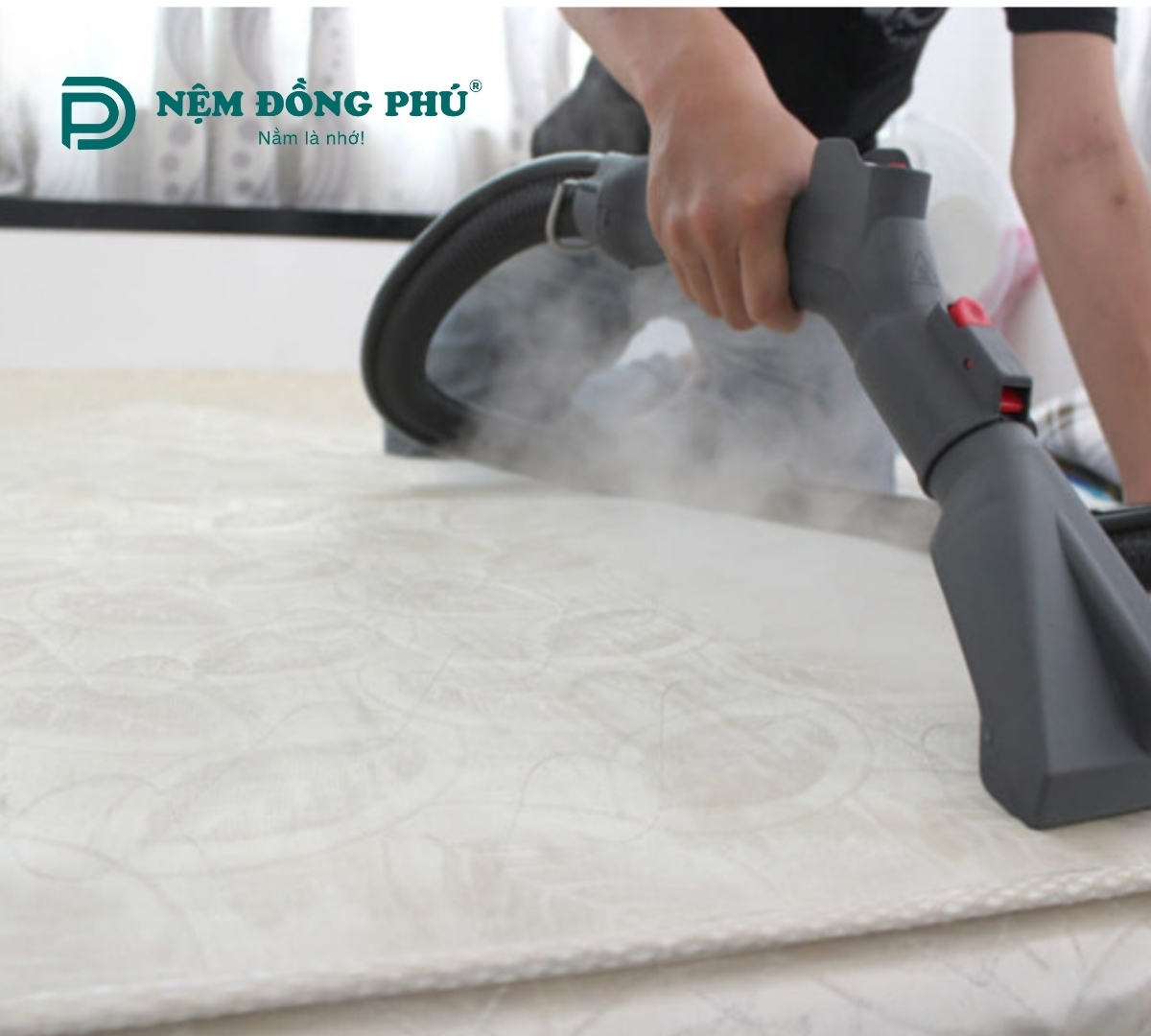 Tần suất giặt nệm phụ thuộc vào nhiều yếu tố như môi trường sống, tần suất sử dụng, và cơ địa của từng người