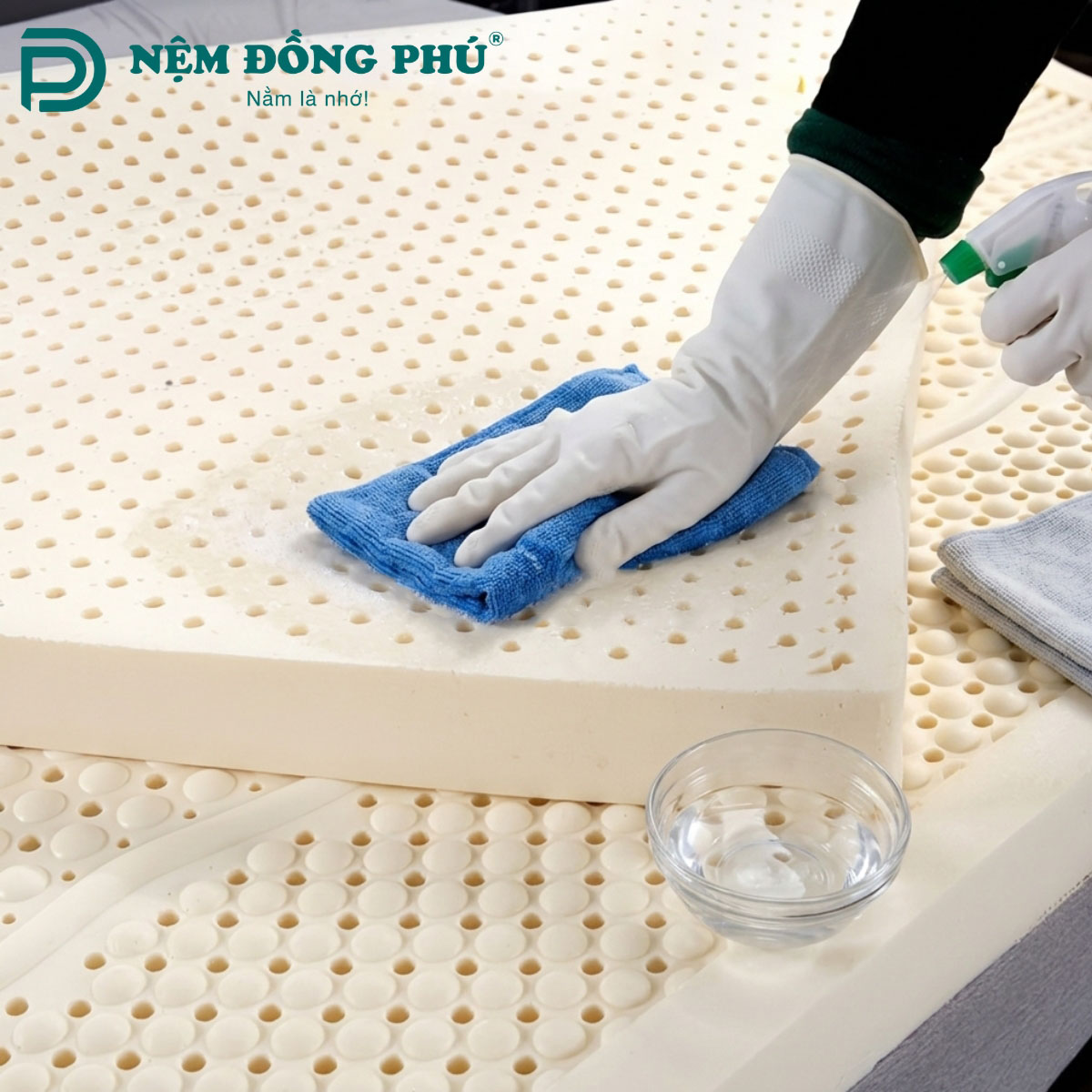 Cách vệ sinh nệm cao su non hiệu quả và an toàn